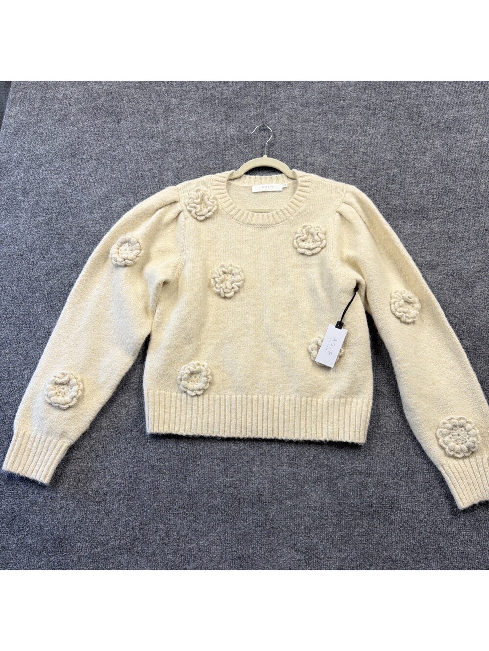 NWT Astr Ivory Sweater With Crochet Flowers Size L